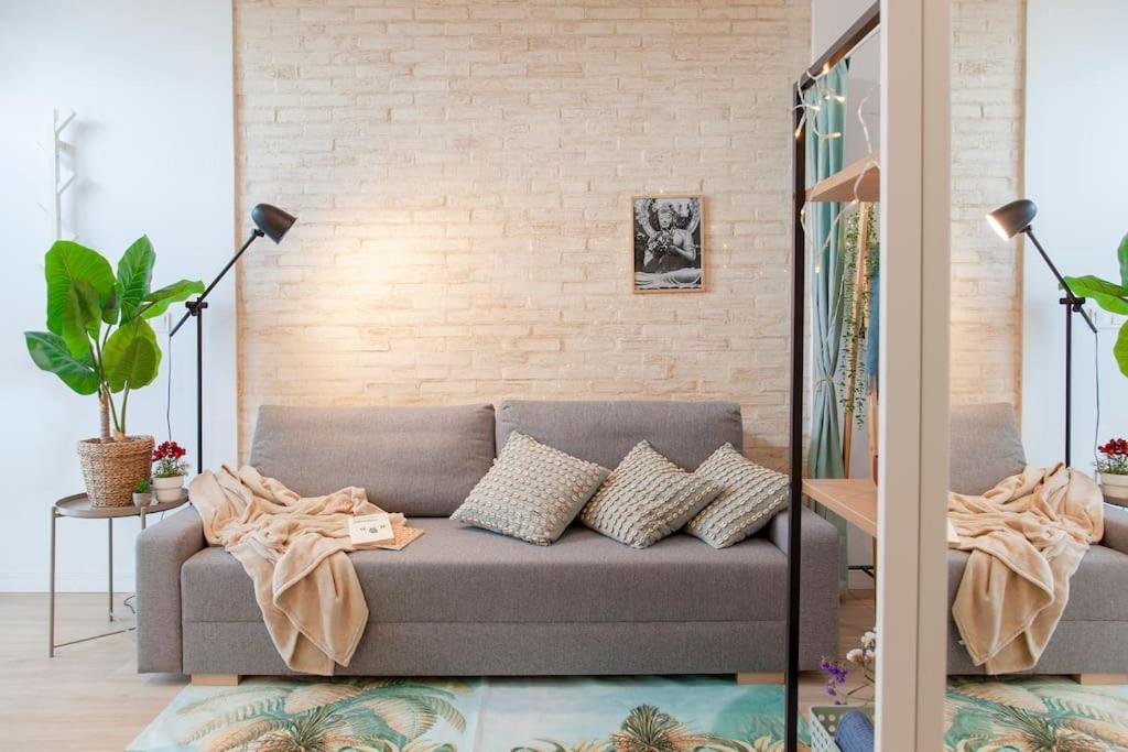 Al5 Seaside Bliss-Stylish Loft Steps From Malvarrosa Valencia Kültér fotó